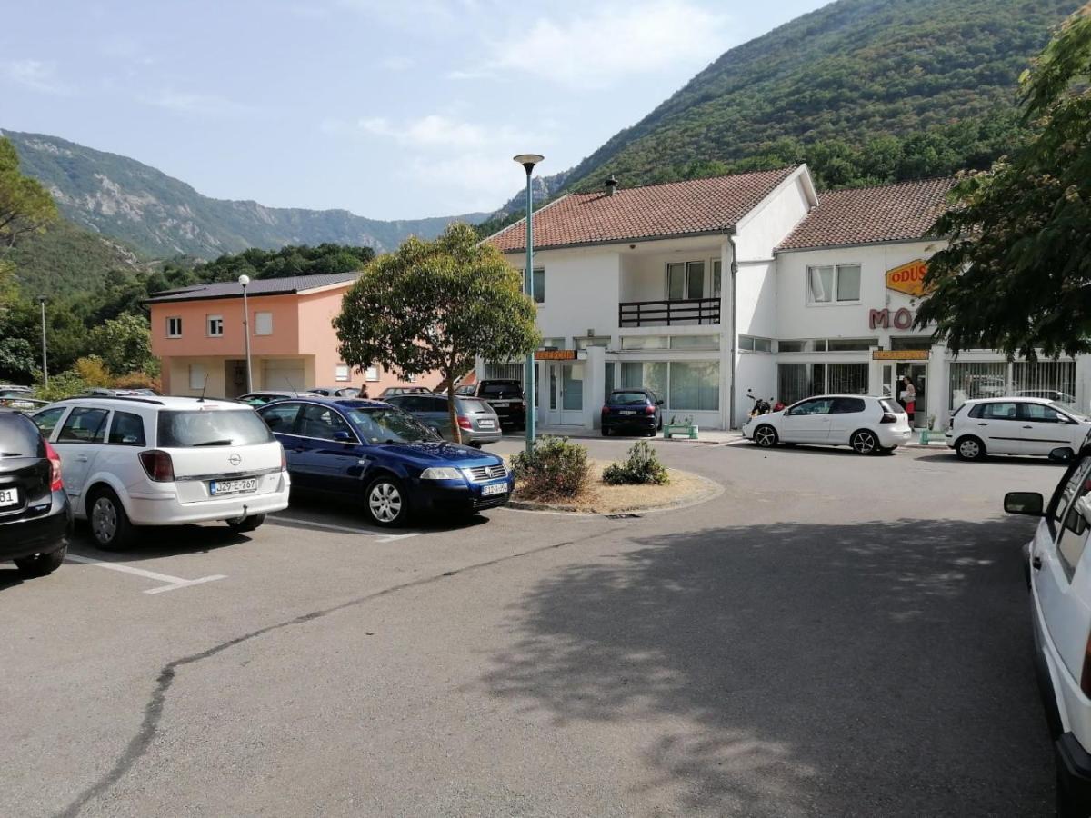 Dreznjak Motel And Restaurant Odusak מראה חיצוני תמונה