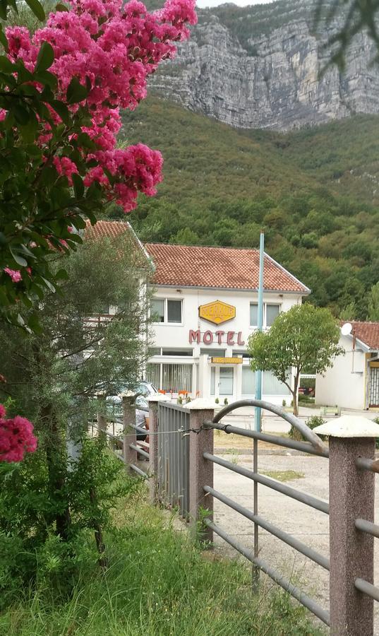 Dreznjak Motel And Restaurant Odusak מראה חיצוני תמונה